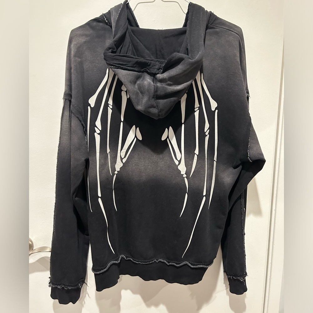 Hoody with wings 🩶🦇